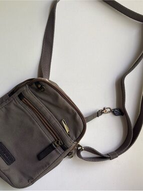 Travelon Anti-Theft Tan Crossbody Bag North South Slim Courier EUC